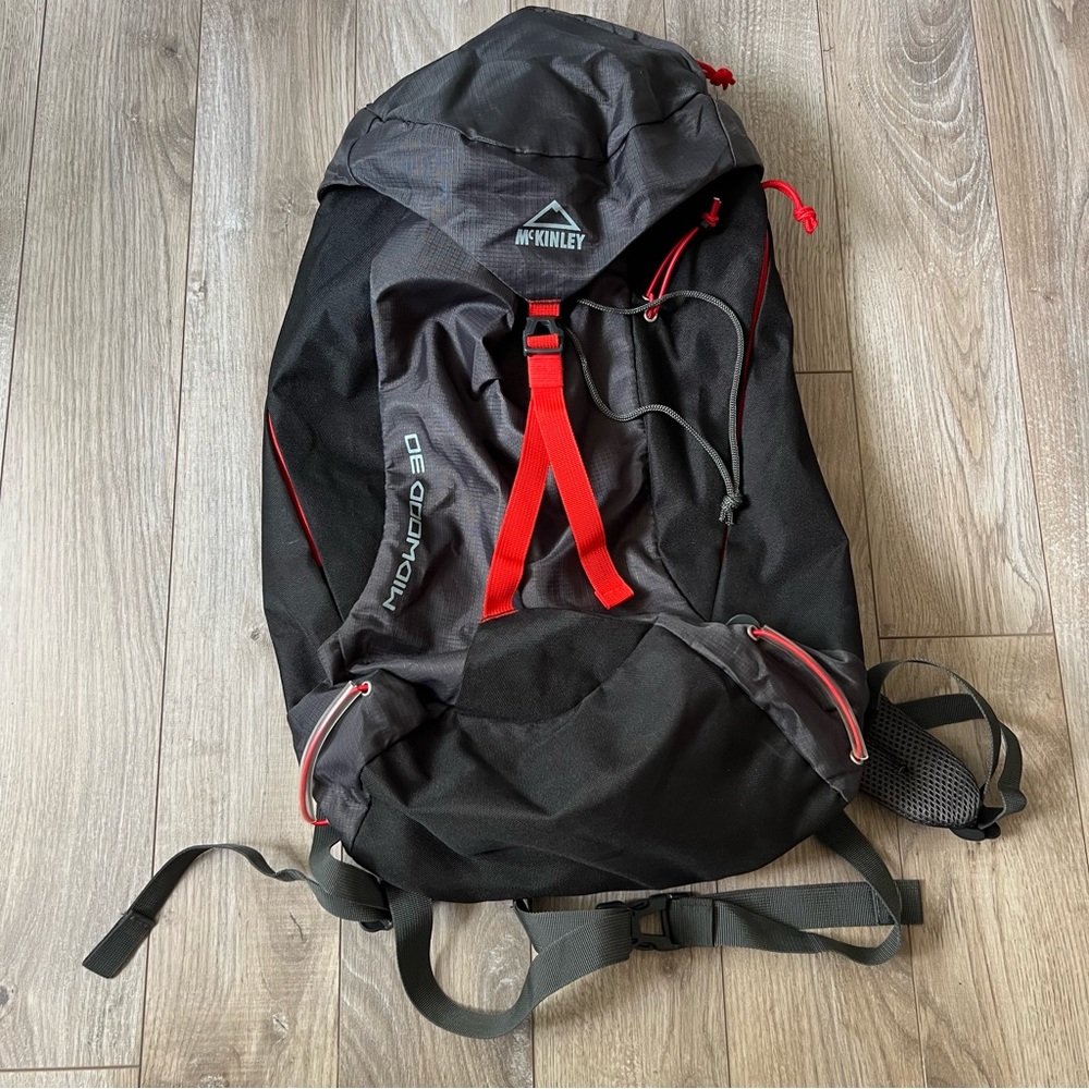 McKinley Hiking Backpack Midwood 30 black gray red